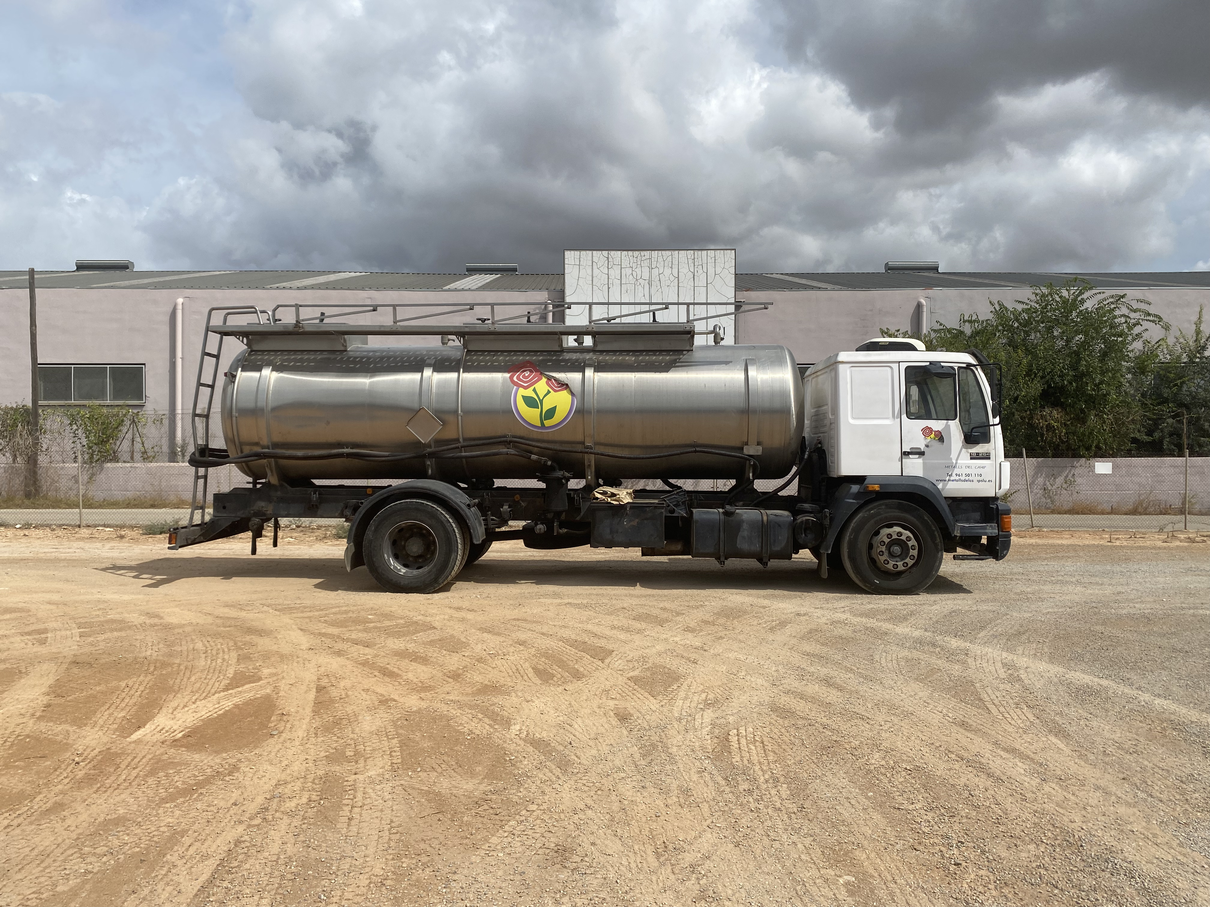 AUTOBOMBAS CISTERNA 13000